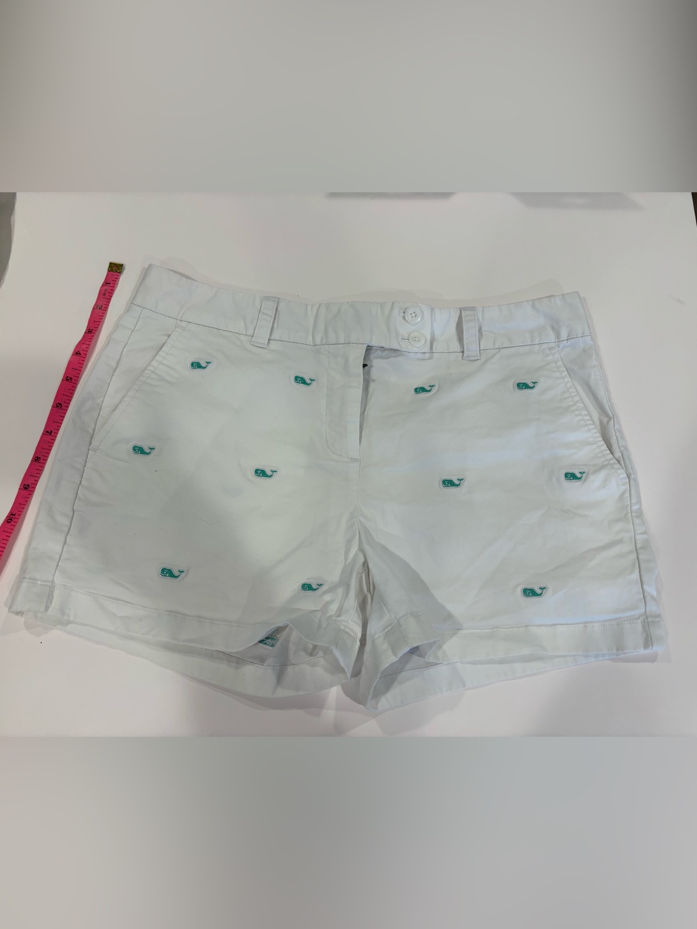 Women’s White Embroidered Whale Cotton Shorts vineyard vines 🐳🌴🌊